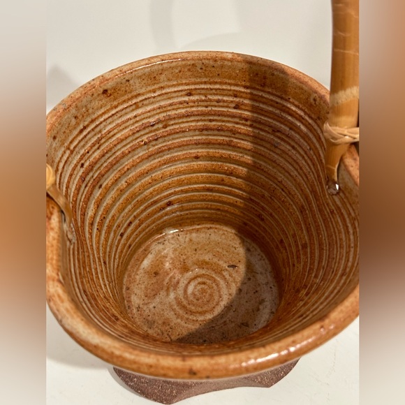 Vintage Studio Pottery Vessel Ikebana Bamboo Handle Signed (00499) - Picture 7 of 15